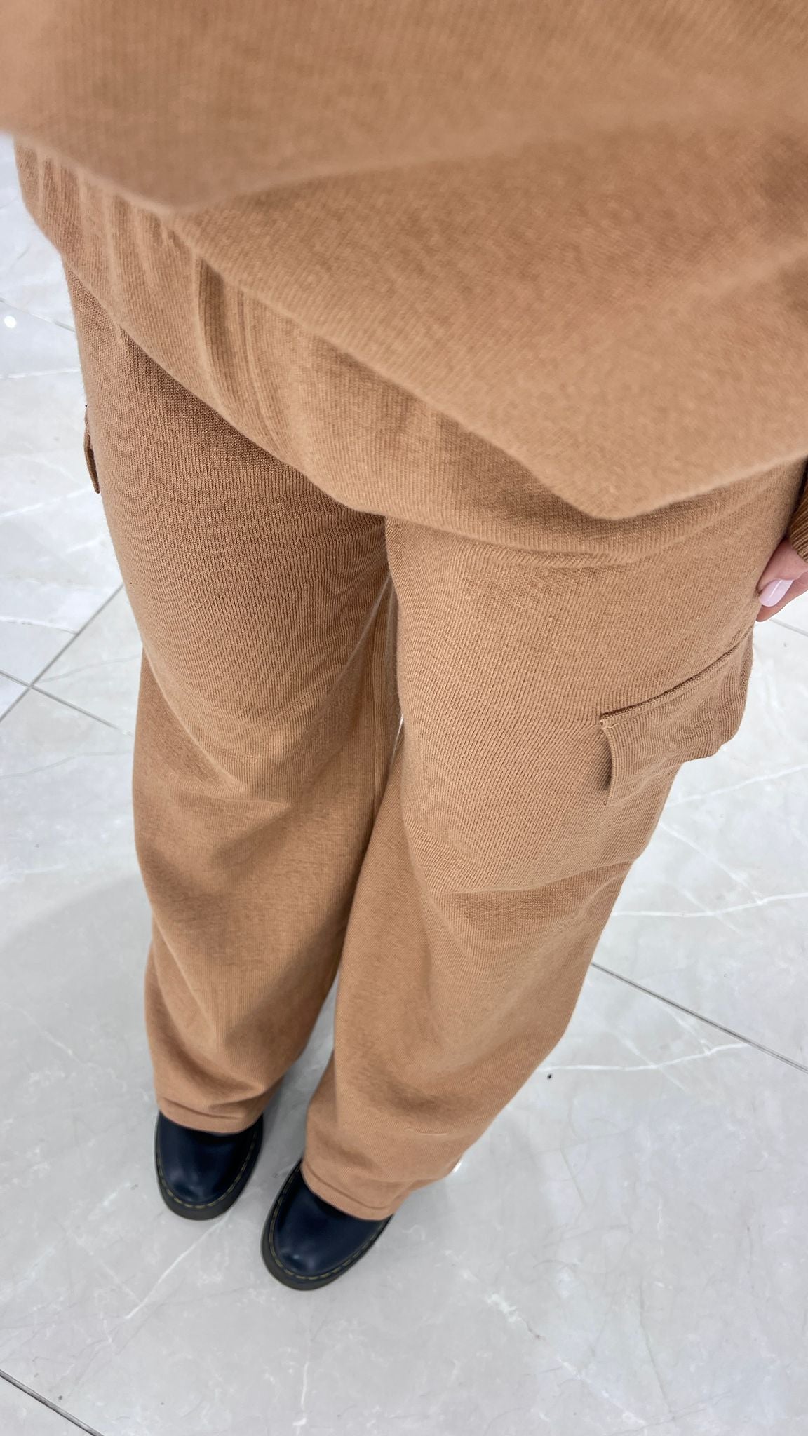 Coordinato Arisol 84751 (camel) - Frida Shop