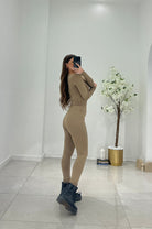 Tuta Taylor 3273 (Camel) - Frida Shop